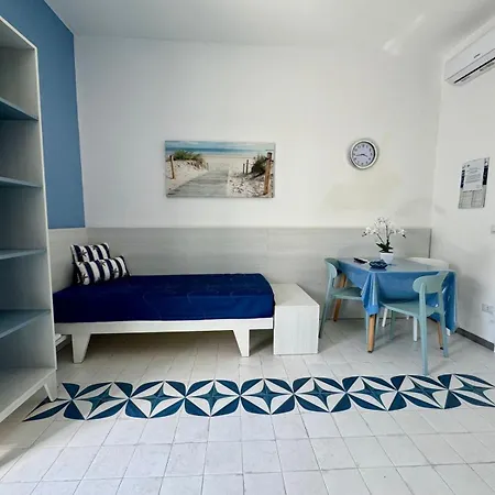 Porto Cesareo Family House 2 *