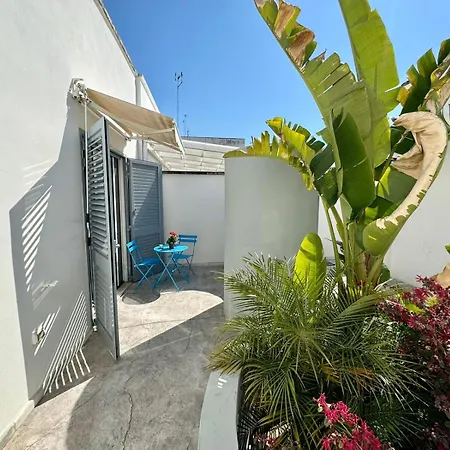 Porto Cesareo Family House 2 *